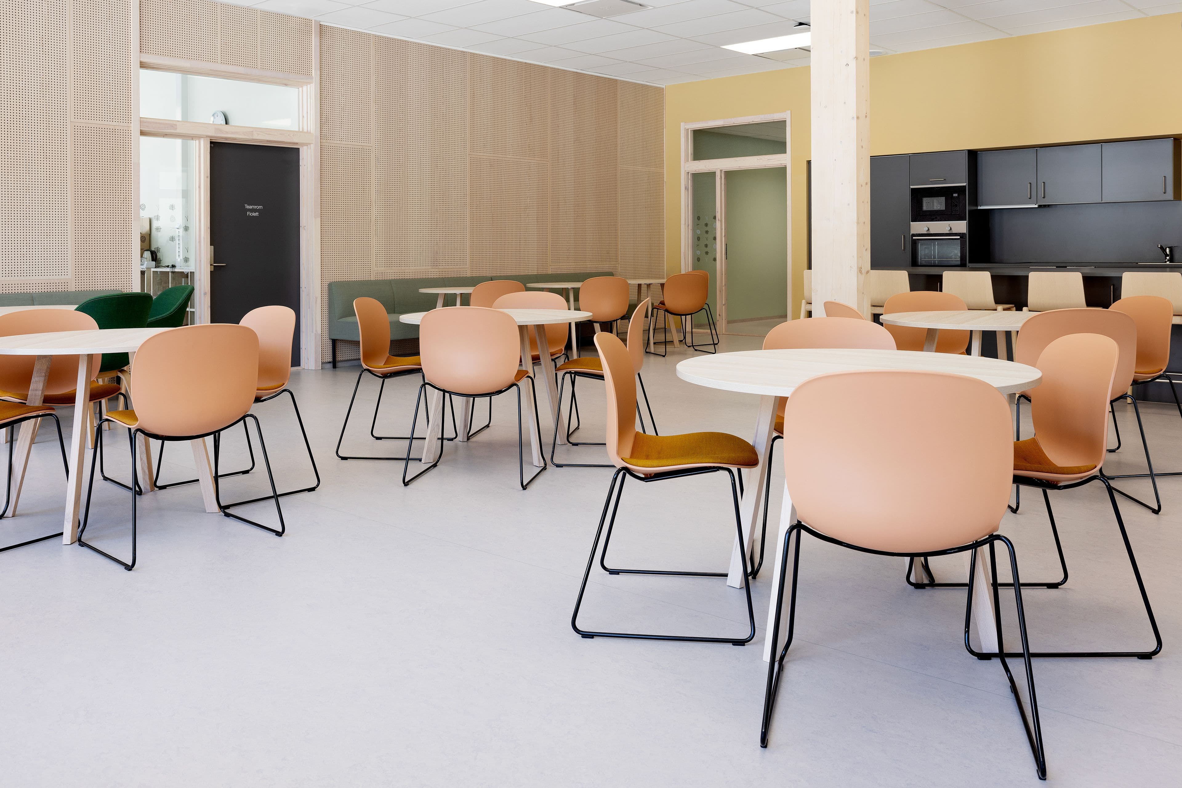 Image from the teacher's room at Hov Secondary School in Hønefoss.