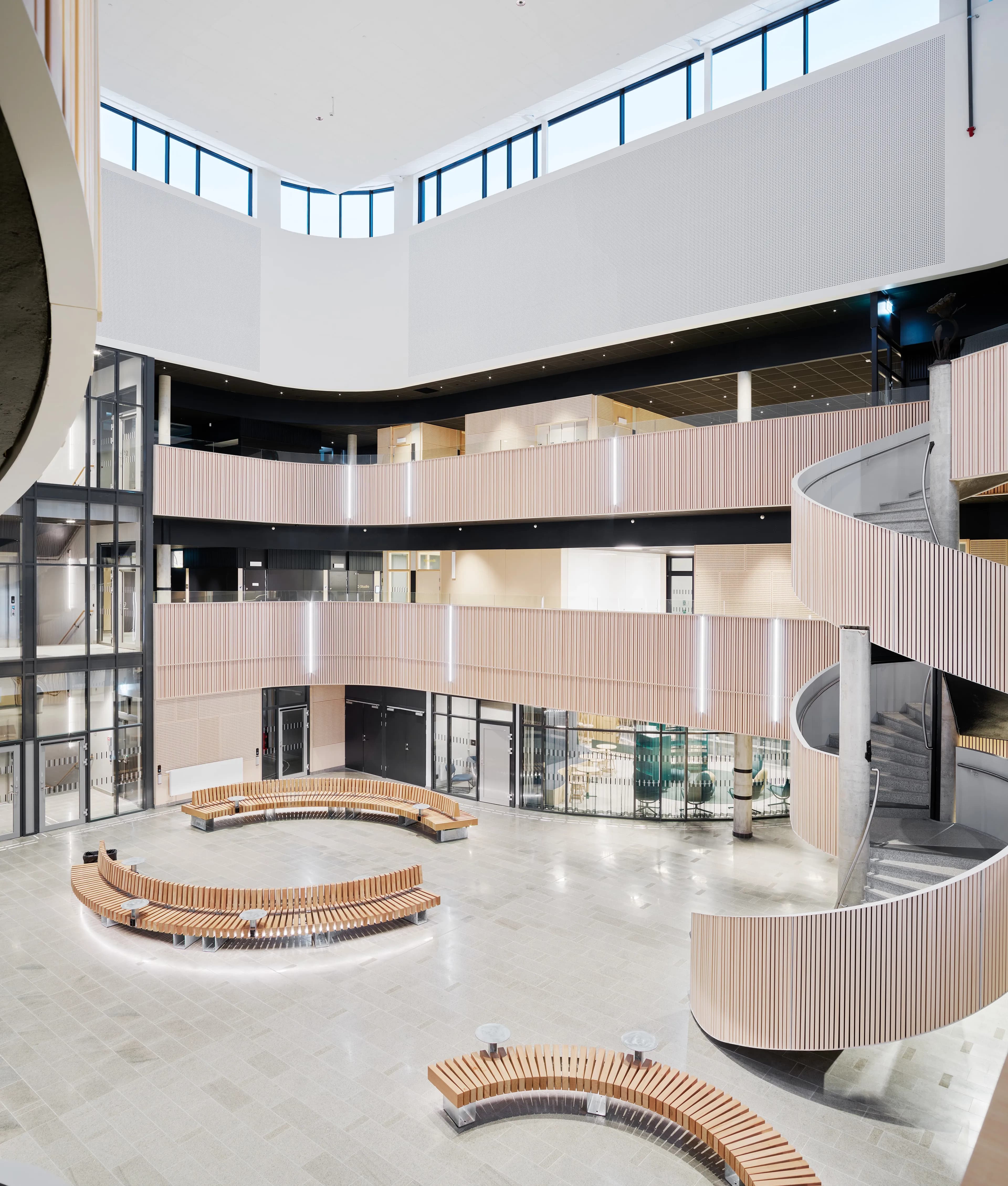 Image of the atrium at Lundby School in Gothenburg.