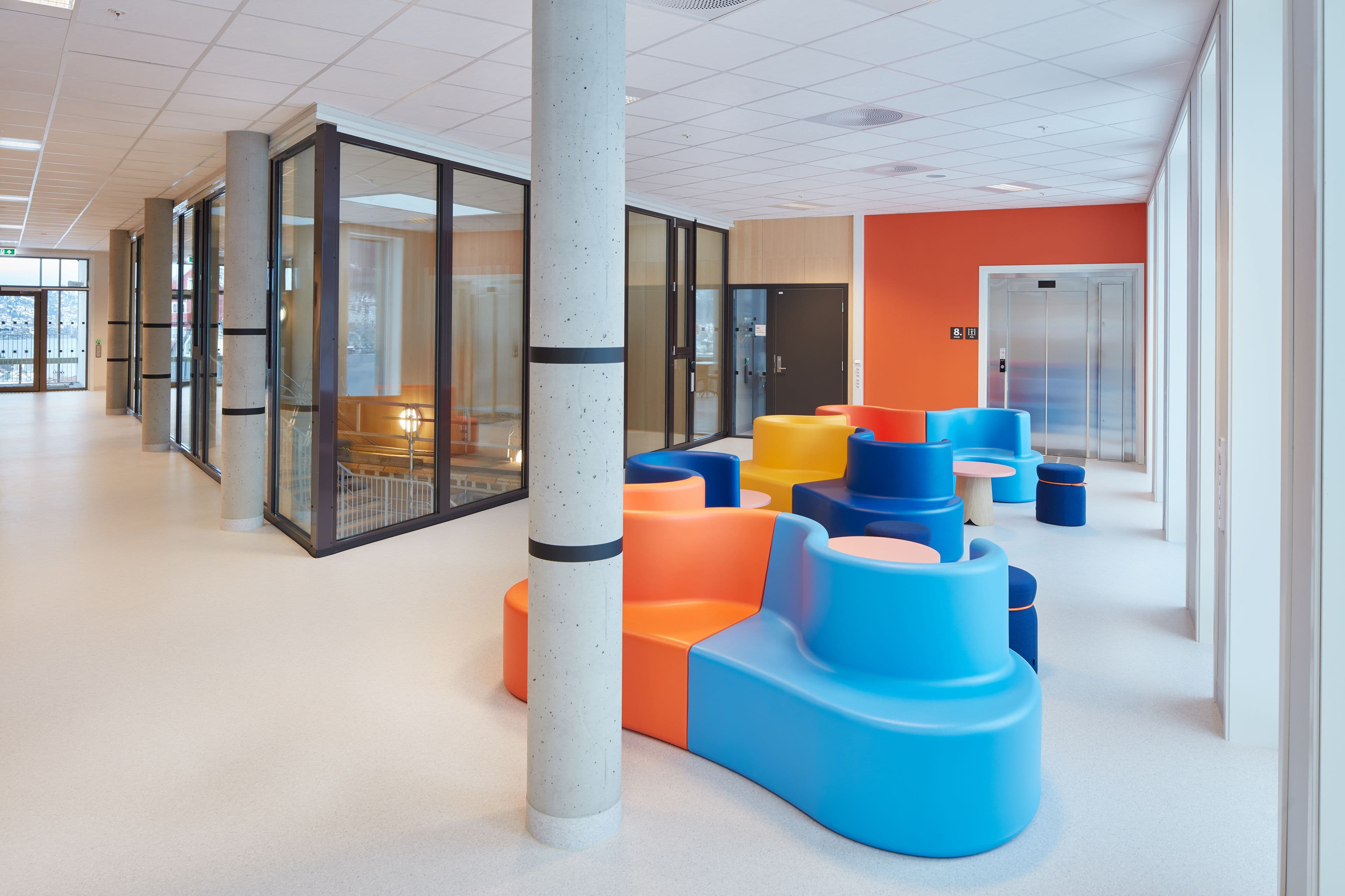 Image from a hallway at Holen School in Bergen.